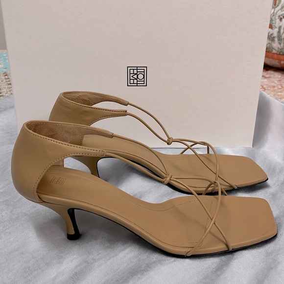 TOTEME the Knot Leather Sandals in caramel brown IT 38 US 8 Brand New! - Picture 3 of 12